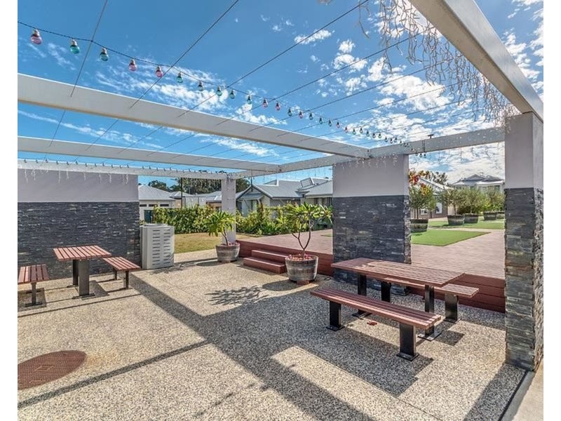 13/12 Loder Way, South Guildford WA 6055