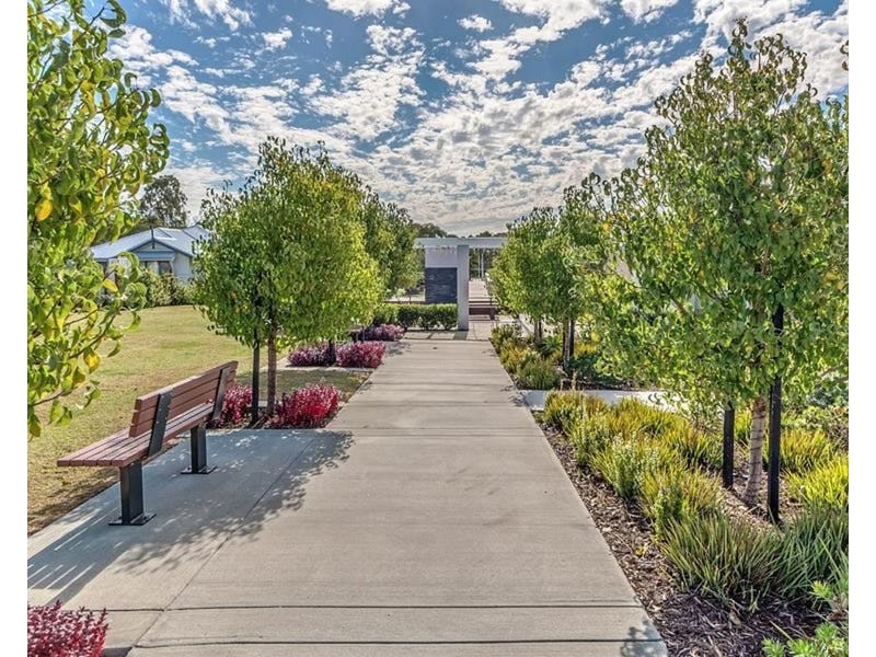 13/12 Loder Way, South Guildford WA 6055