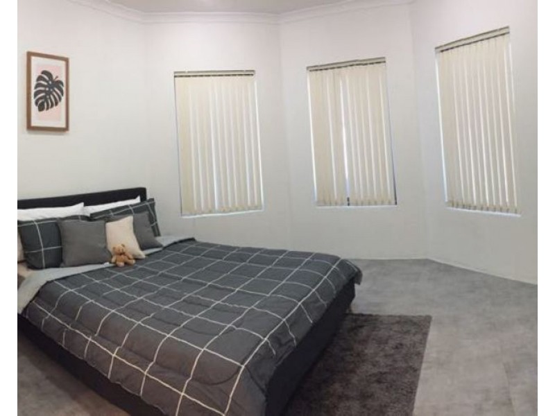 2/12 Dotterel Way, East Cannington WA 6107