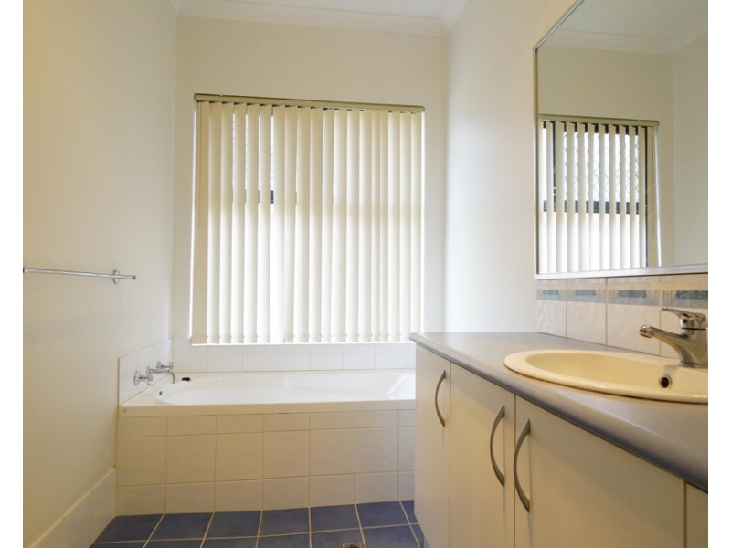 2/12 Dotterel Way, East Cannington WA 6107