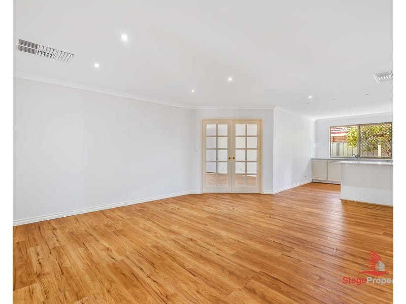 18 Lakehurst Way, Atwell WA 6164