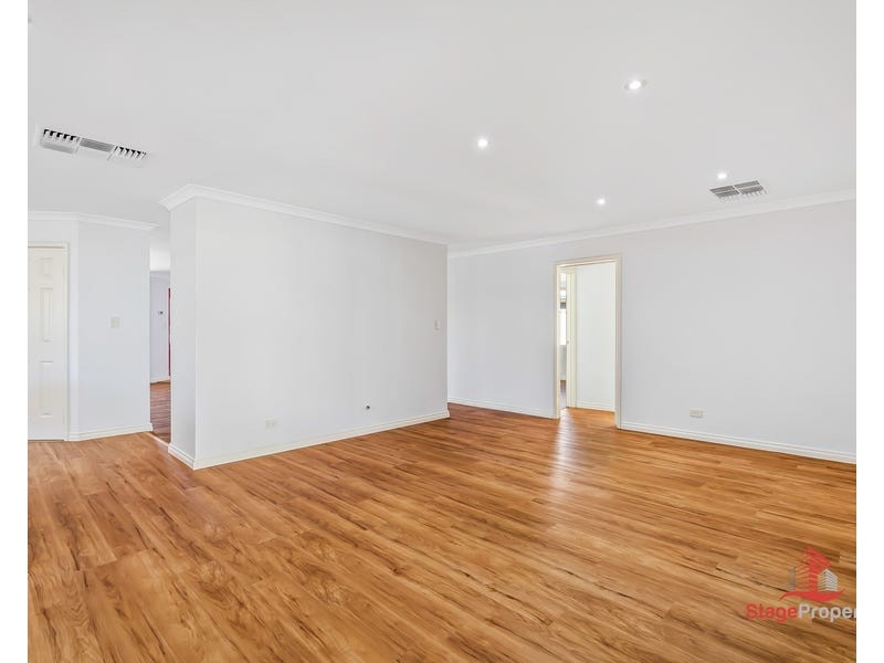 18 Lakehurst Way, Atwell WA 6164