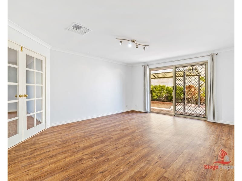 18 Lakehurst Way, Atwell WA 6164