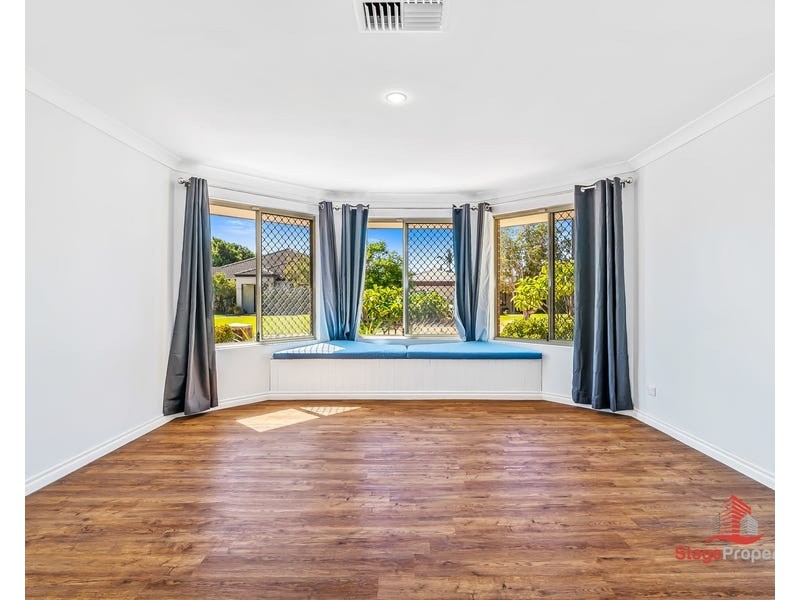 18 Lakehurst Way, Atwell WA 6164