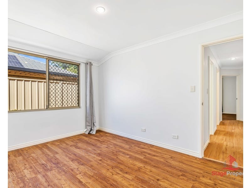 18 Lakehurst Way, Atwell WA 6164