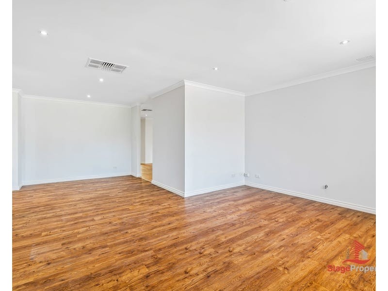 18 Lakehurst Way, Atwell WA 6164