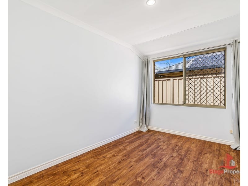 18 Lakehurst Way, Atwell WA 6164