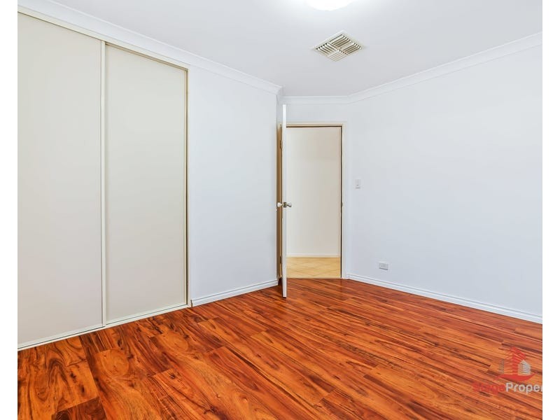 14 Gentle Circle, South Guildford WA 6055