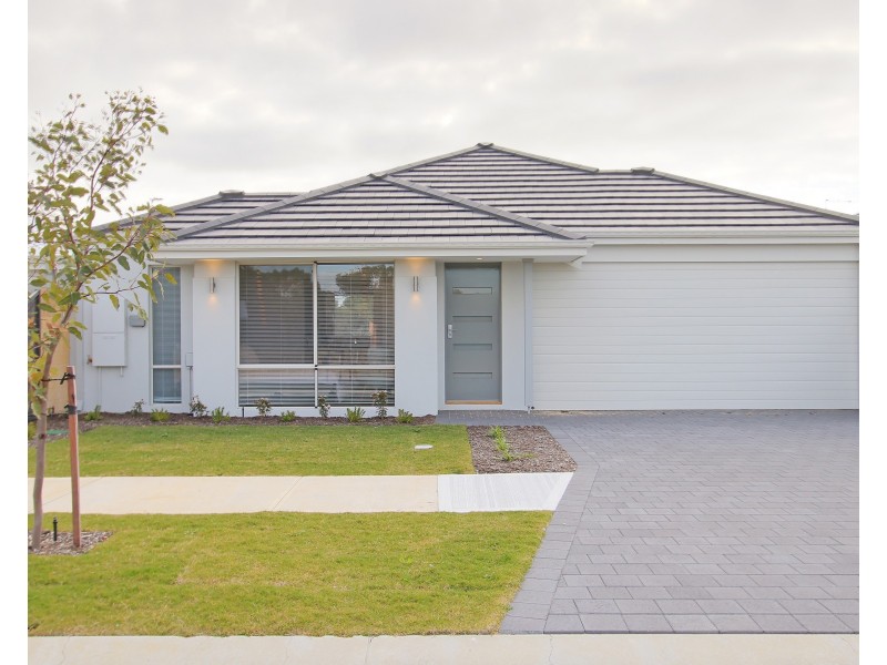 5 Tuff Way, Piara Waters WA 6112