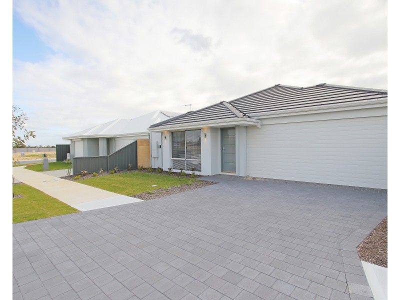 5 Tuff Way, Piara Waters WA 6112