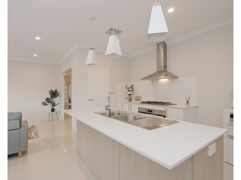 5 Tuff Way, Piara Waters WA 6112