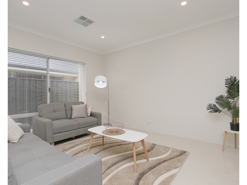 5 Tuff Way, Piara Waters WA 6112