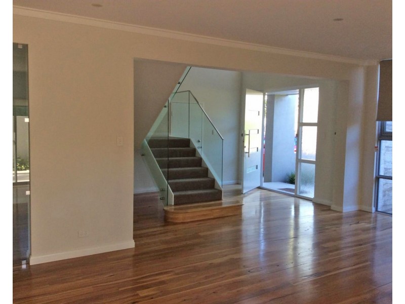 31 Lockhart Street, Como WA 6152