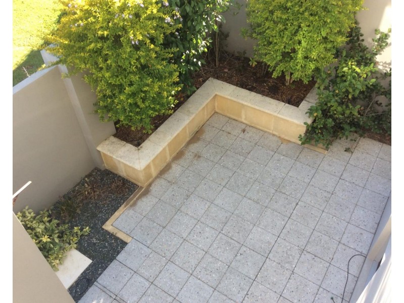 31 Lockhart Street, Como WA 6152