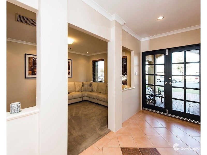 12 Brenchley Drive, Atwell WA 6164