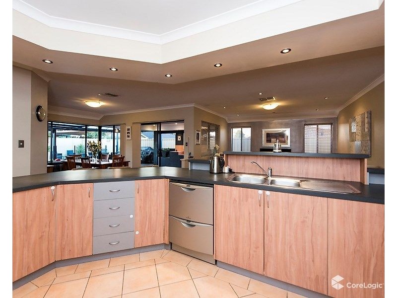 12 Brenchley Drive, Atwell WA 6164