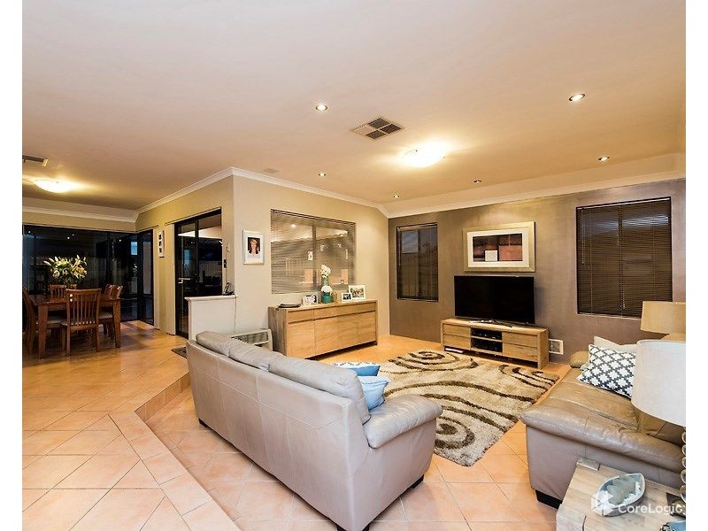 12 Brenchley Drive, Atwell WA 6164