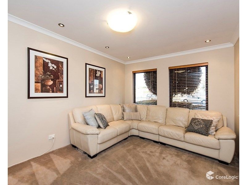 12 Brenchley Drive, Atwell WA 6164