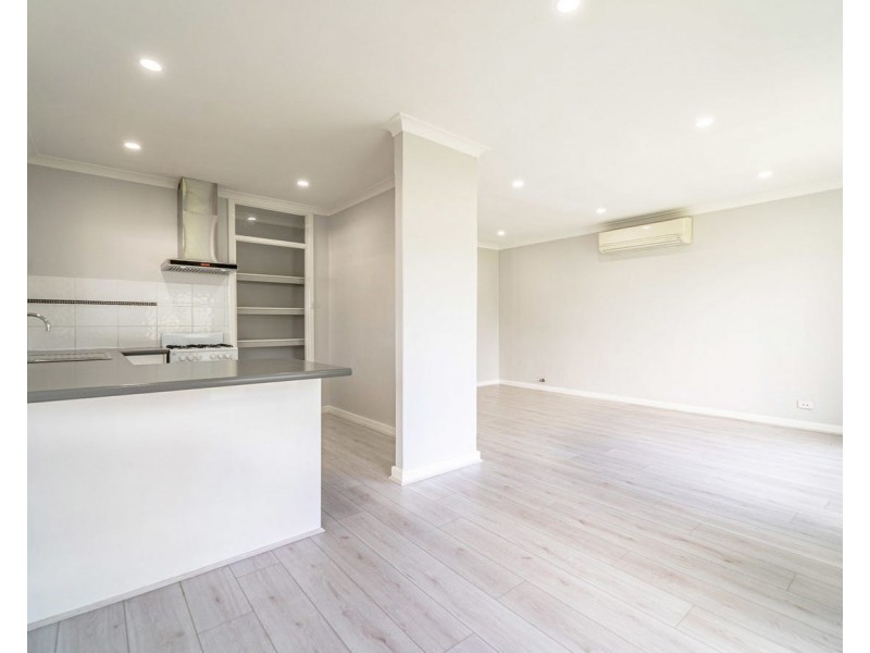 21 Clark Way, Orelia WA 6167