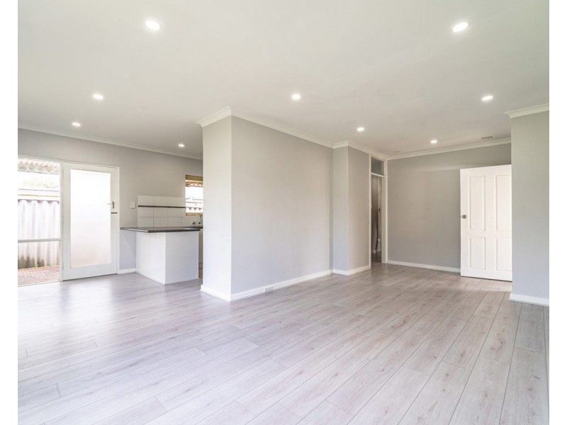 21 Clark Way, Orelia WA 6167