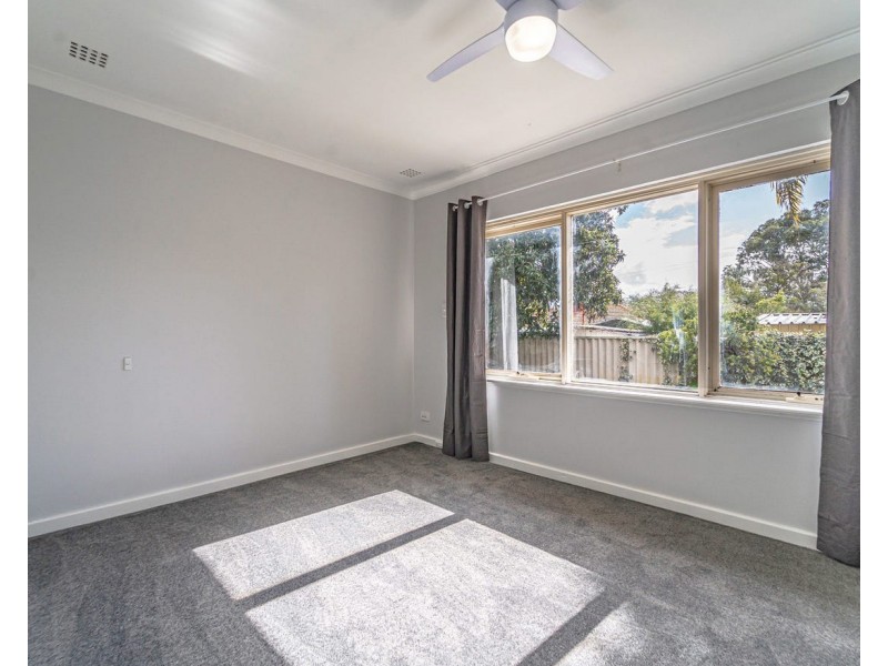 21 Clark Way, Orelia WA 6167