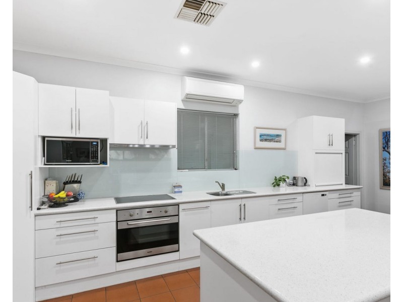 7 Salter Point Parade, Salter Point WA 6152