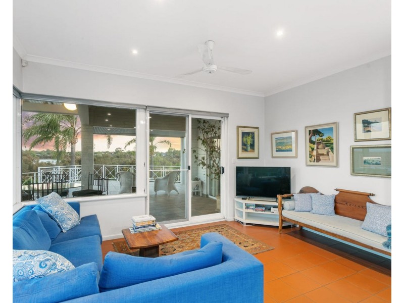 7 Salter Point Parade, Salter Point WA 6152