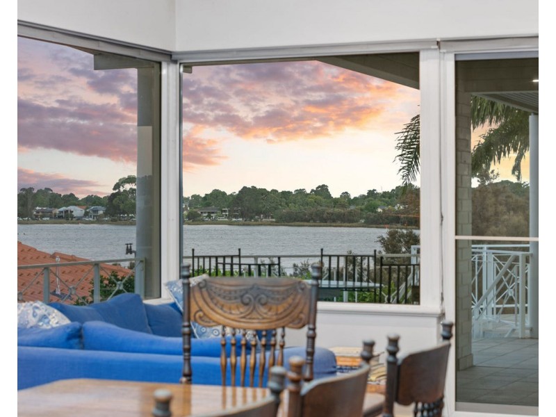 7 Salter Point Parade, Salter Point WA 6152