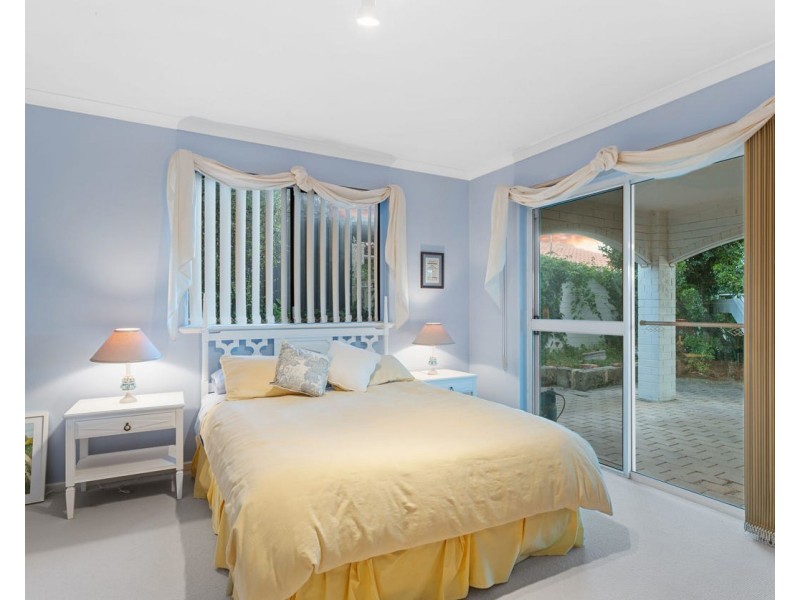 7 Salter Point Parade, Salter Point WA 6152