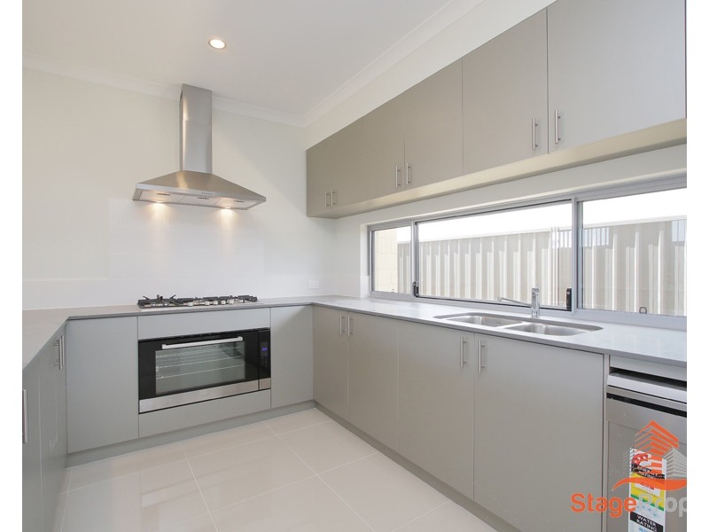 5 Sovite Road, Piara Waters WA 6112