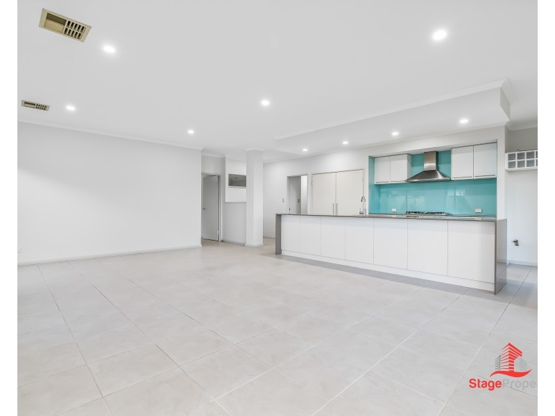 99 Kingsway, Madeley WA 6065