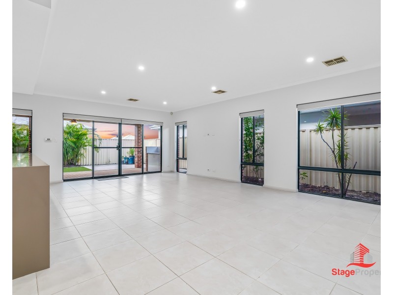 99 Kingsway, Madeley WA 6065