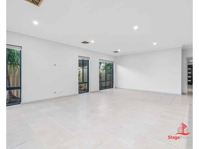 99 Kingsway, Madeley WA 6065