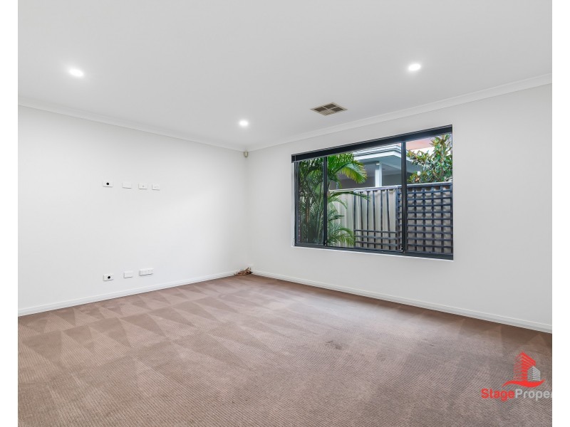 99 Kingsway, Madeley WA 6065