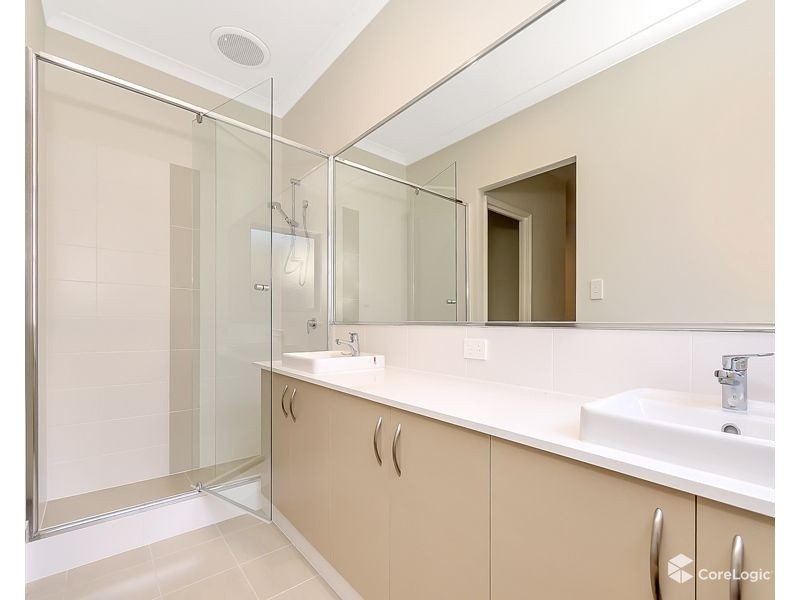 10 Greywacke Entrance, Piara Waters WA 6112