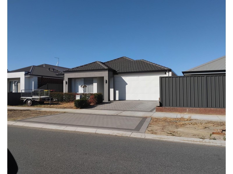 15 Greywacke Entrance, Piara Waters WA 6112
