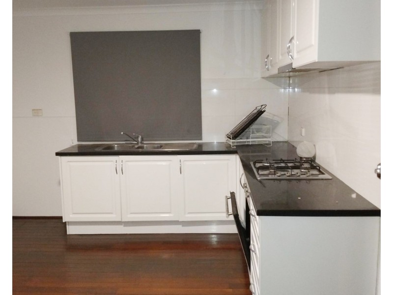 33 Hollybush Way, Kelmscott WA 6111