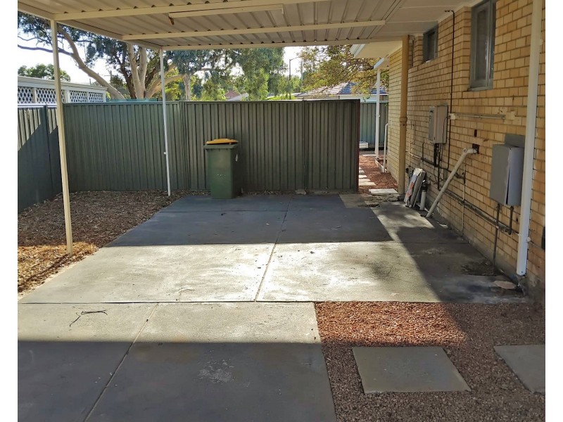 33 Hollybush Way, Kelmscott WA 6111