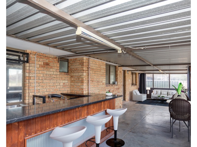 10 Beechcroft Place, Camillo WA 6111