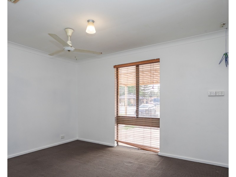 10 Beechcroft Place, Camillo WA 6111