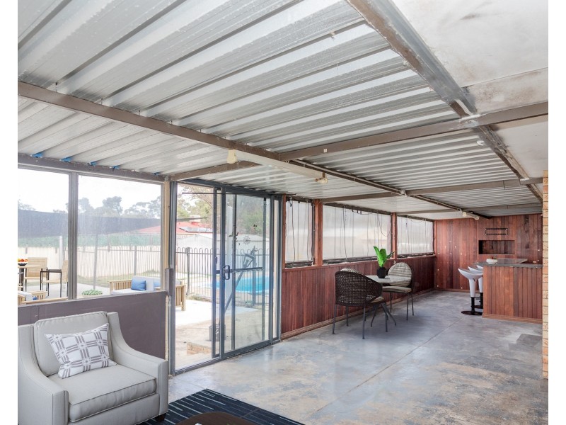 10 Beechcroft Place, Camillo WA 6111