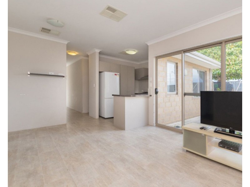 1/84 Station Street, East Cannington WA 6107