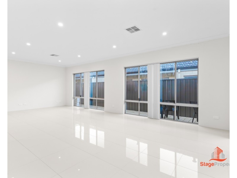 10 Greywacke Entrance, Piara Waters WA 6112