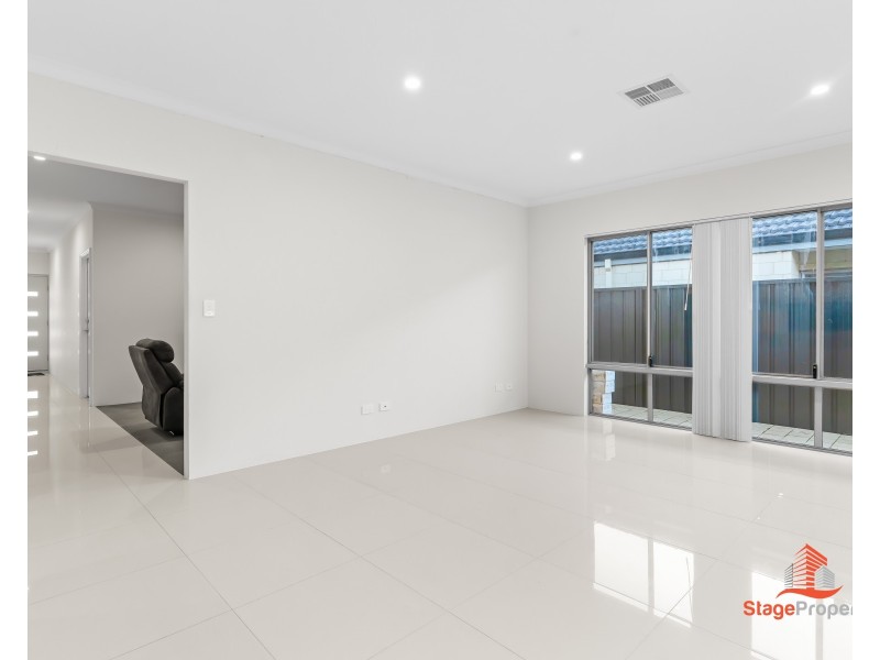 10 Greywacke Entrance, Piara Waters WA 6112