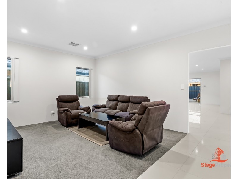 10 Greywacke Entrance, Piara Waters WA 6112