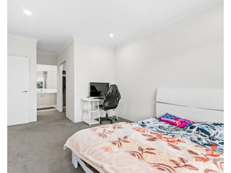 10 Greywacke Entrance, Piara Waters WA 6112