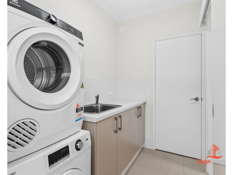 10 Greywacke Entrance, Piara Waters WA 6112