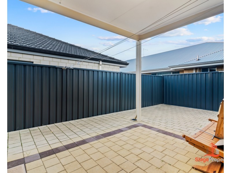 10 Greywacke Entrance, Piara Waters WA 6112