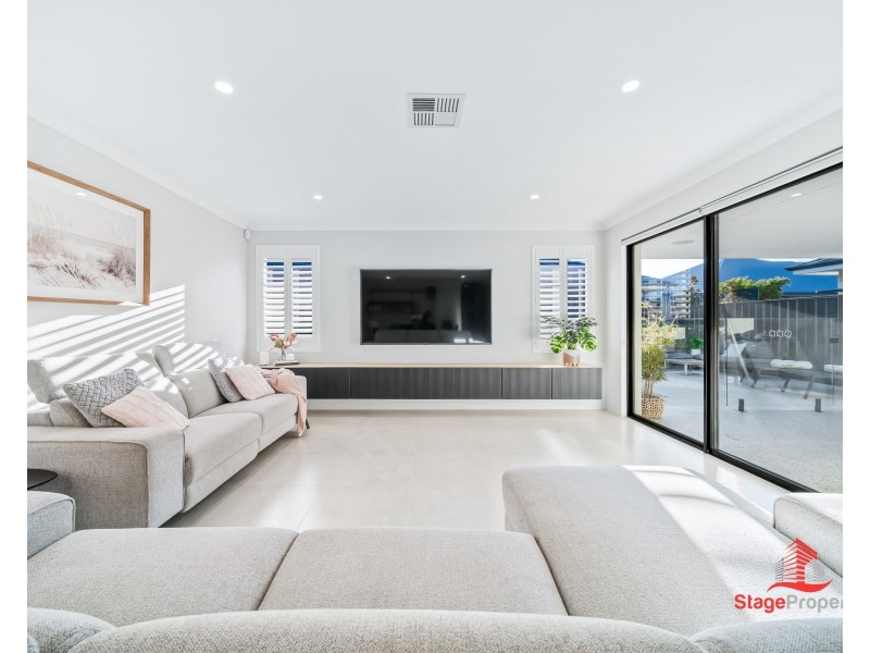 4 Norite Road, Piara Waters WA 6112