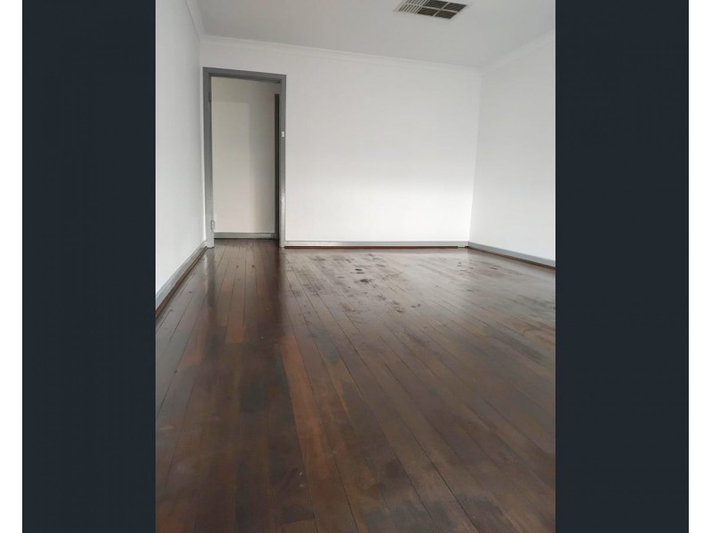 33 Hollybush Way, Kelmscott WA 6111